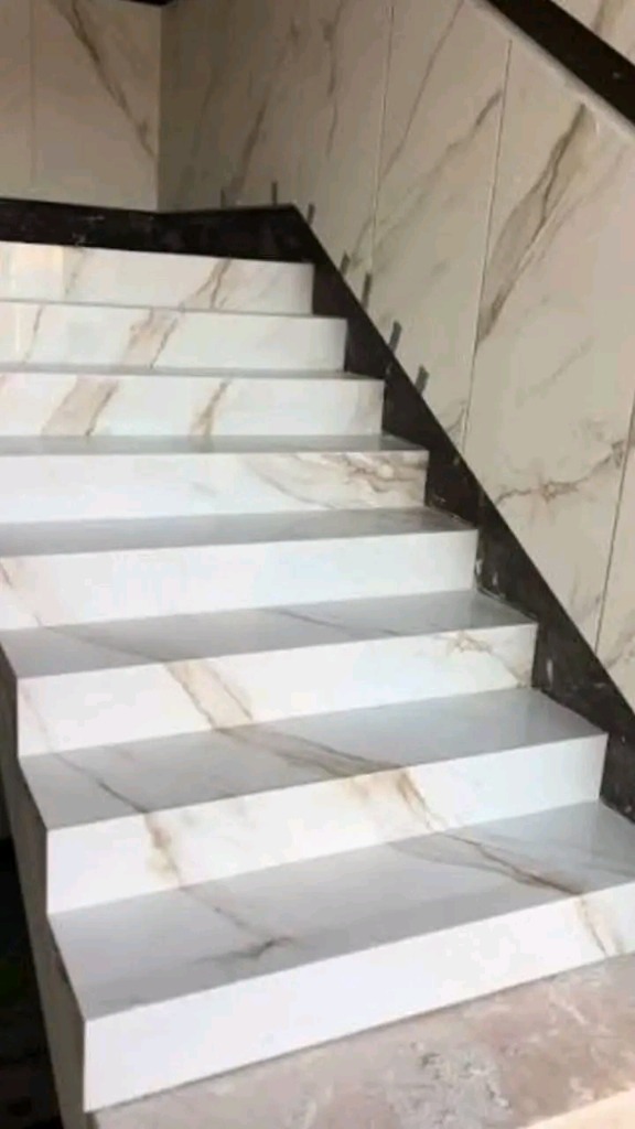 تركيب وتكسية درج رخام فاخر بالرياض